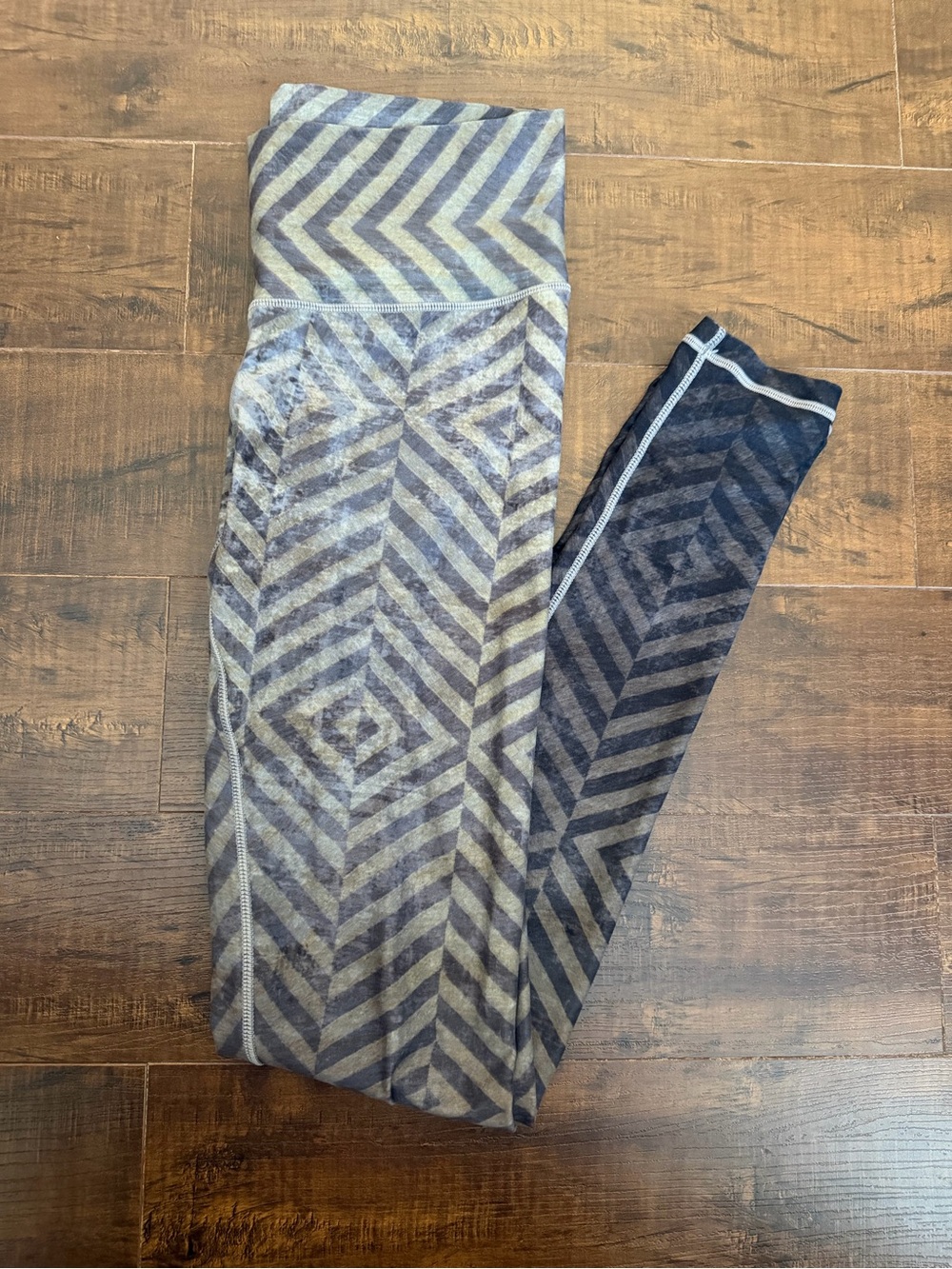 Niyama Sol Mystic Endless Leggings - Gray/Green